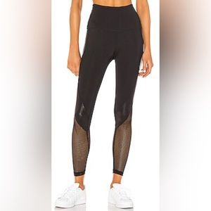Beyond Yoga Pearlized Digital Wavelength High Waisted Midi Legging, sz S